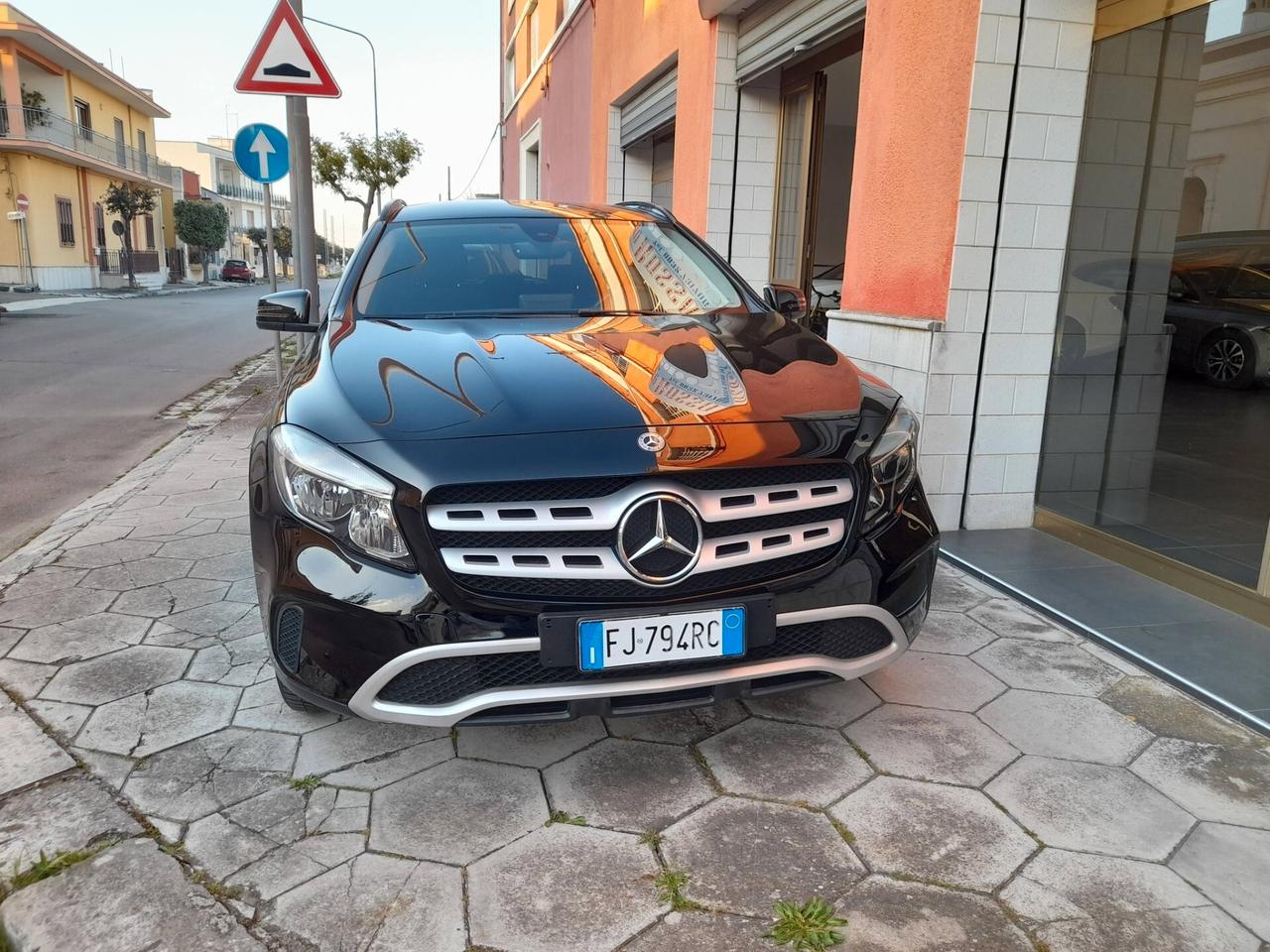 MERCEDES GLA 180 D