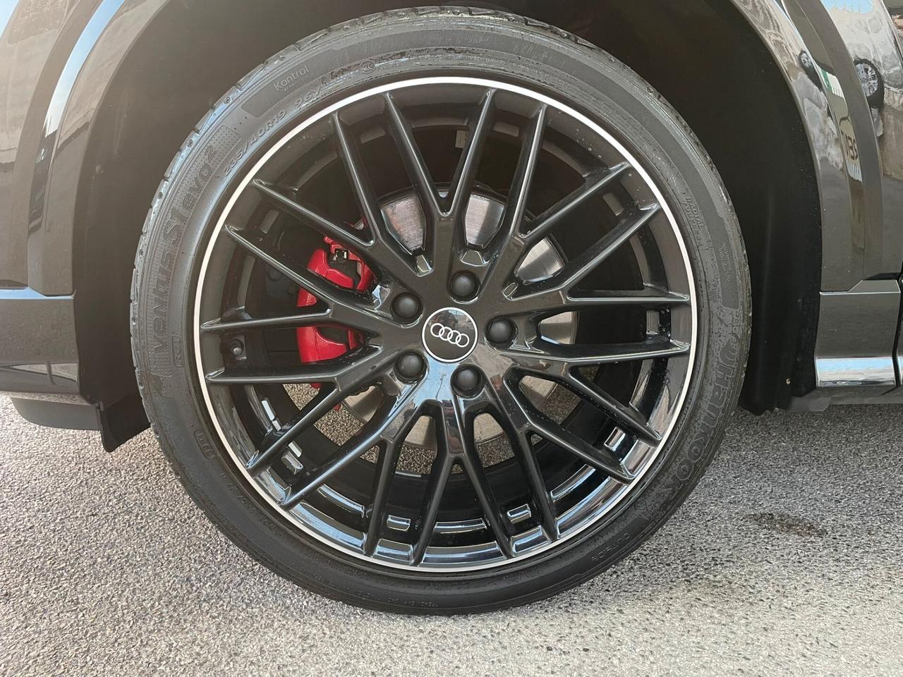 Audi Q2 35 TDI quattro S tronic Identity Black