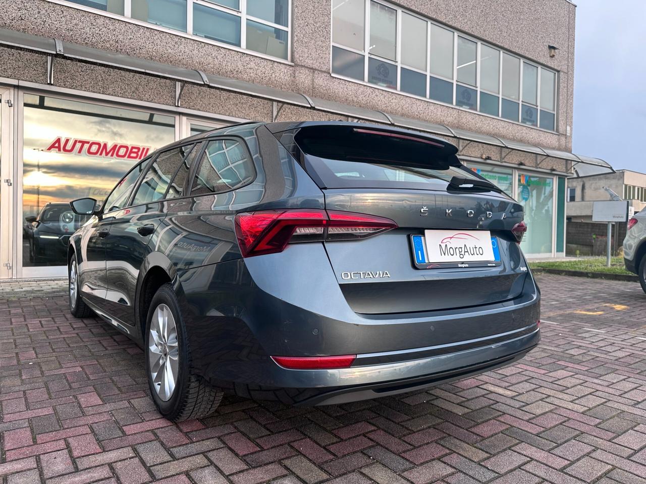 Skoda Octavia SW 2.0TDI 116CV DSG! FULL LED! NAVI! VIRTUAL COCKPIT