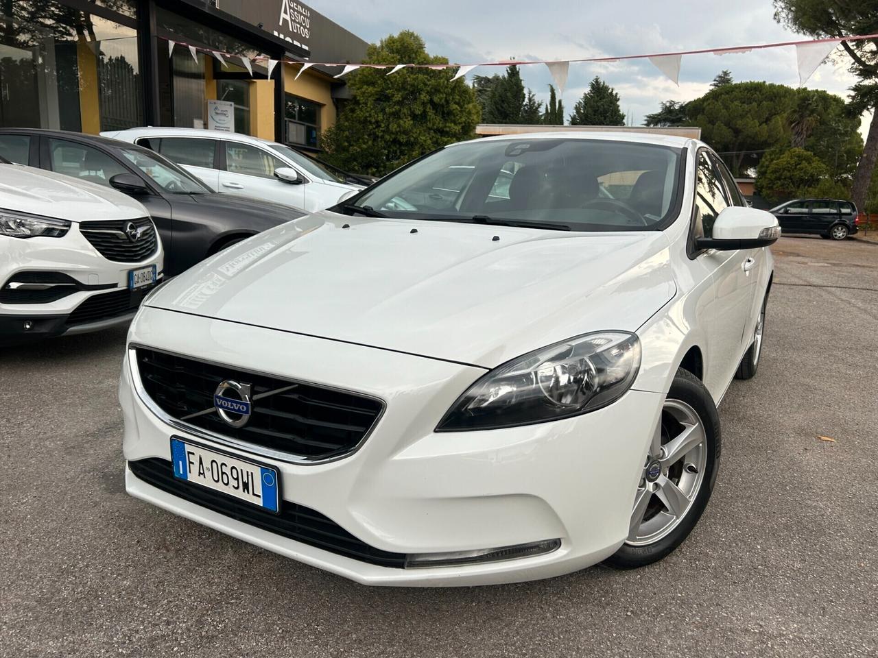 " UNA BOMBA " Volvo V40 2.0 D2 Momentum