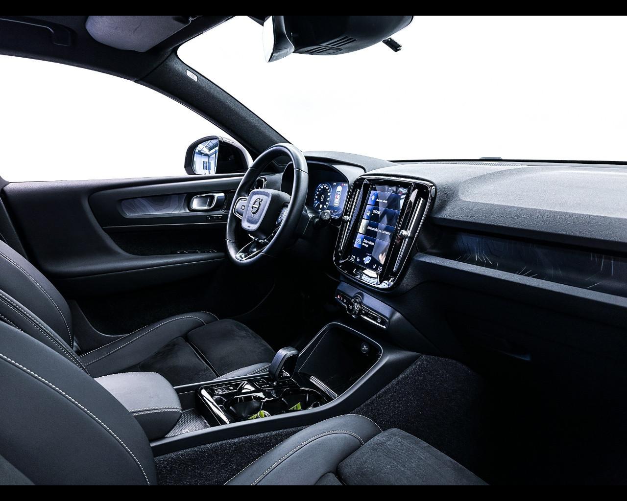 VOLVO XC40 T4 Recharge Plug-in Hybrid automatico Ultimate Dark