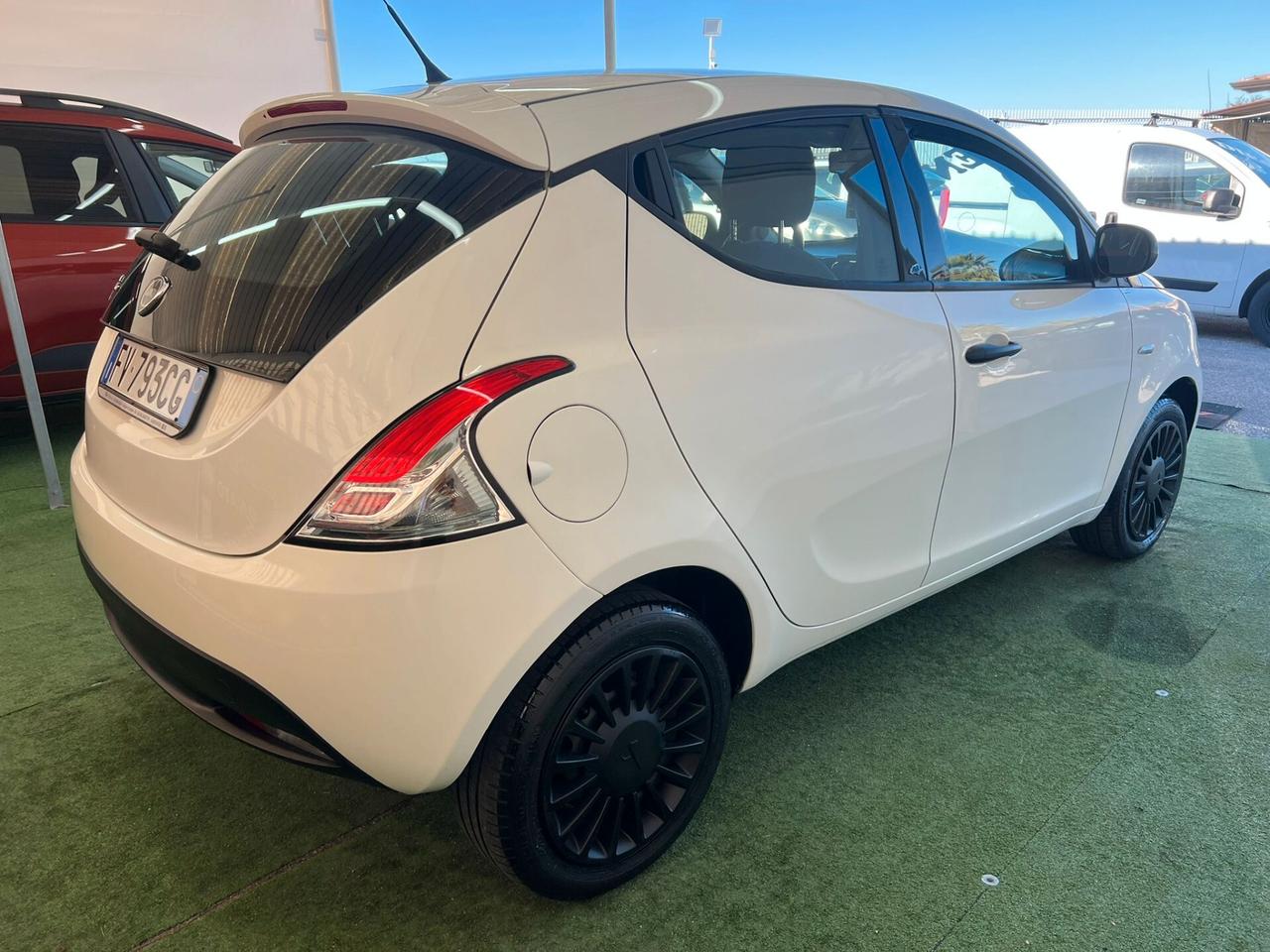 LANCIA YPSILON 1.2 BENZINA 70CV ELEFANTINO