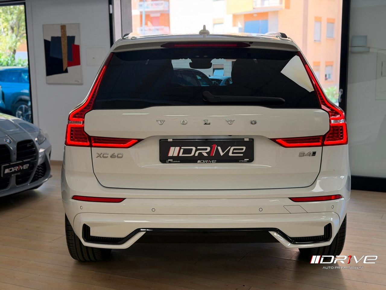 VOLVO XC60 (2017-->) XC60 B4 (d) AWD Geartronic...