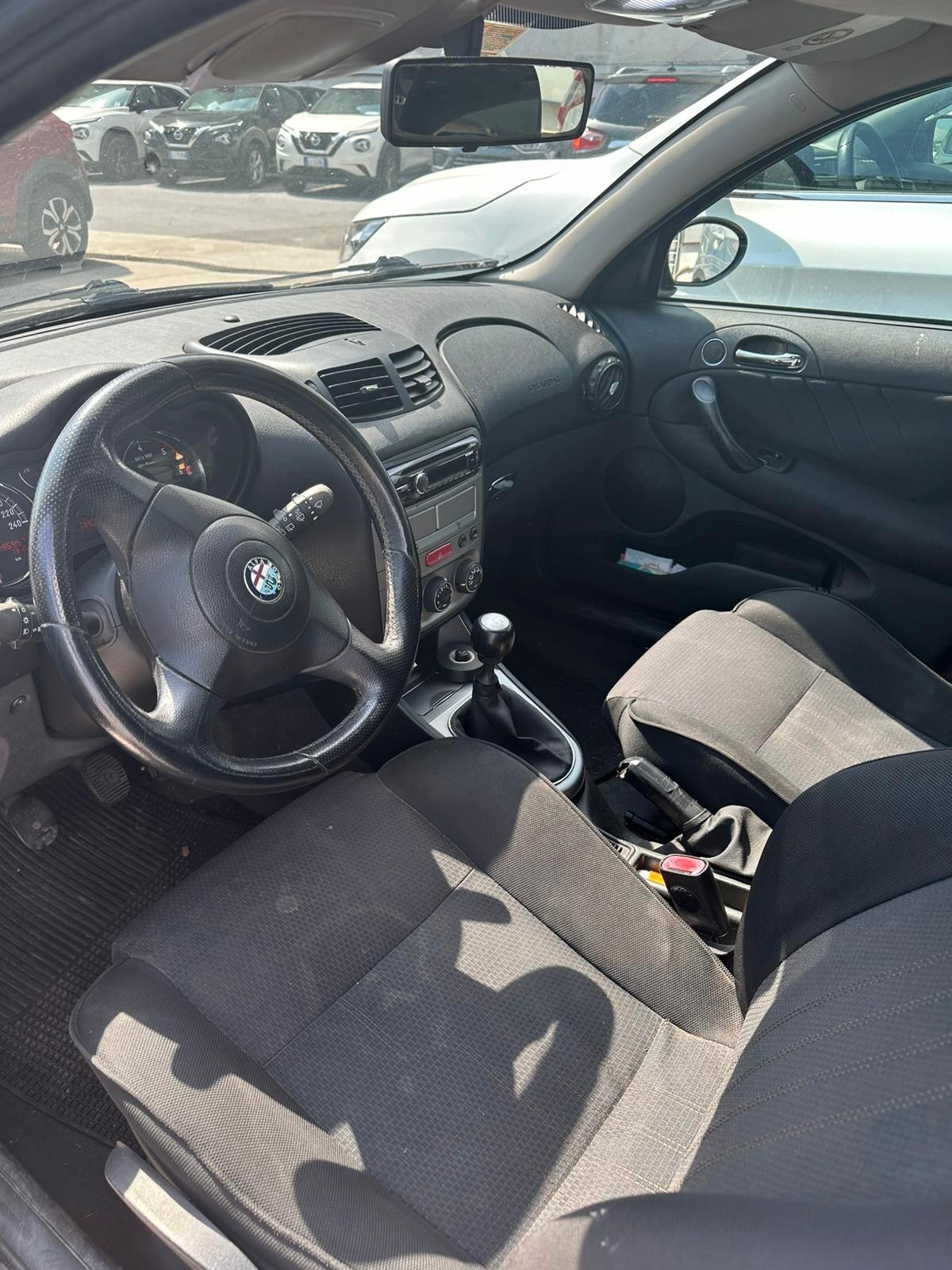 Alfa Romeo 147 1.9 JTD (120) 5 porte Distinctive