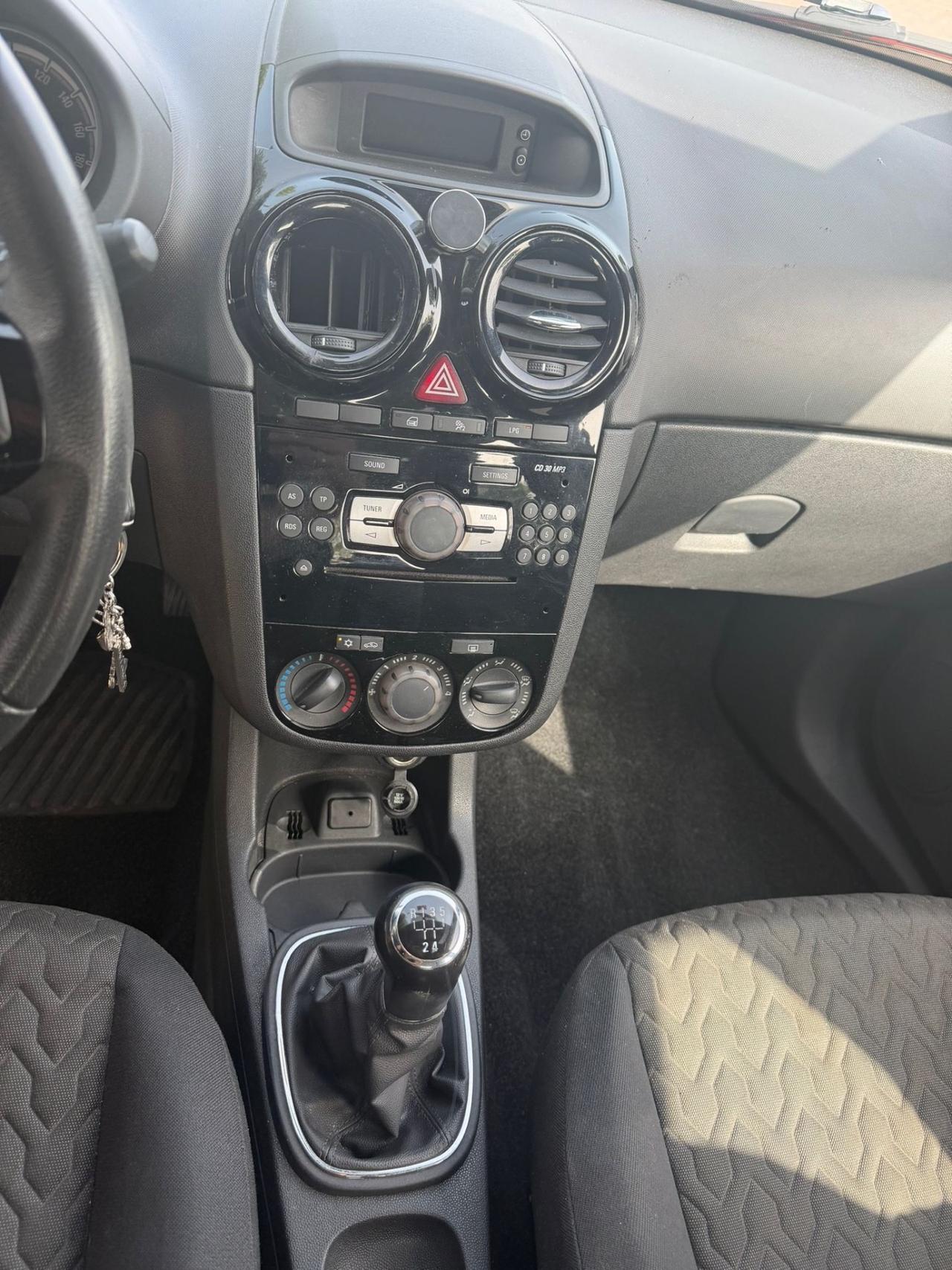 Opel Corsa 1.2 85CV 5 porte GPL-TECH Edition