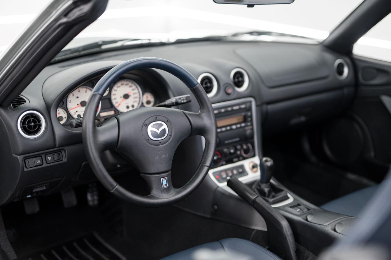 Mazda MX-5 1.8i 16V SILVER BLUES