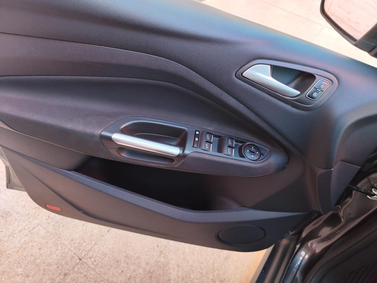 Ford C-Max 1.5 TDCi 120CV Titanium X