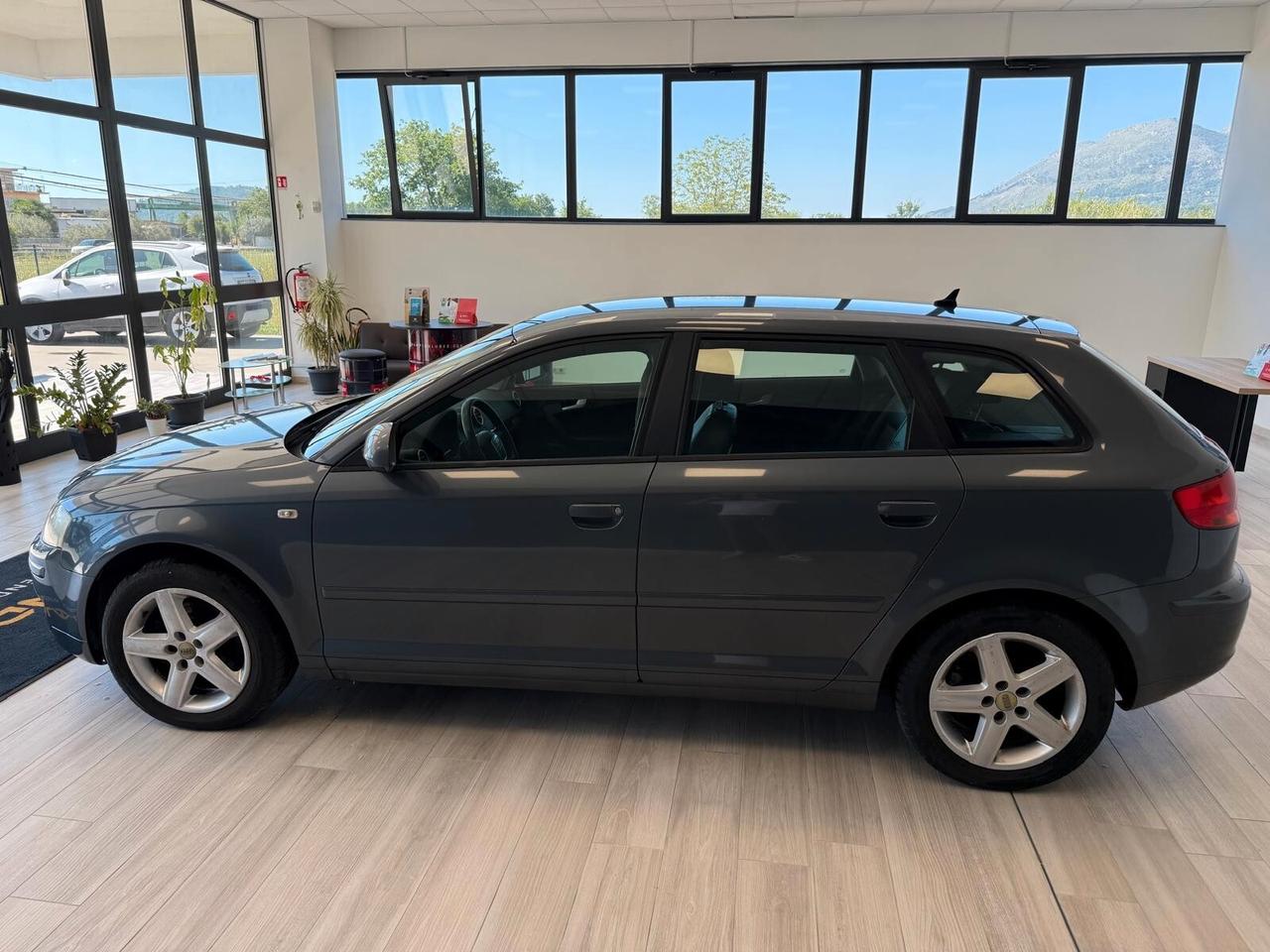 Audi A3 2.0 16V FSI Attraction