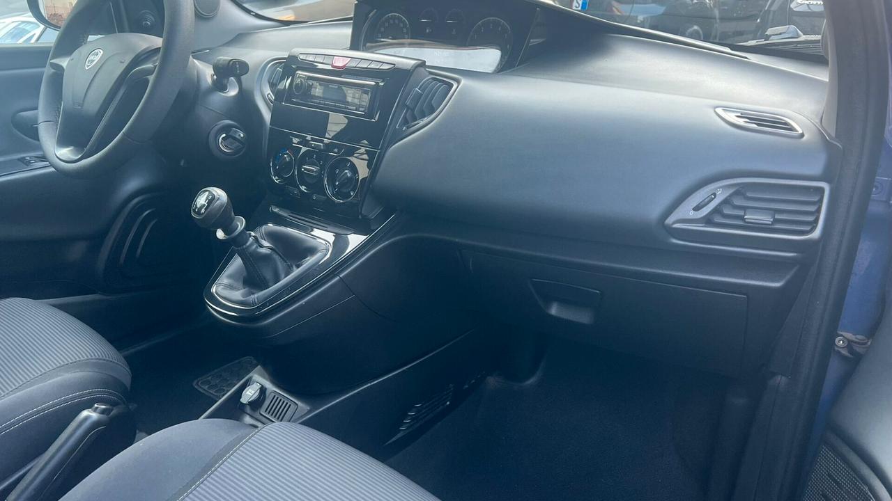 Lancia Ypsilon 1.2 69 CV 5 porte GPL Ecochic Elefantino Blu