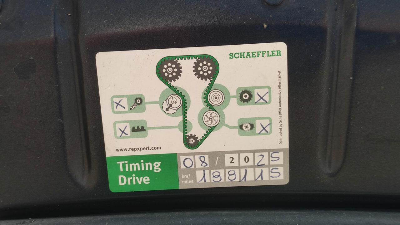 Volkswagen Golf VI 1.6 TDI DPF 5p. Highline NEOPATENTATI - 2010