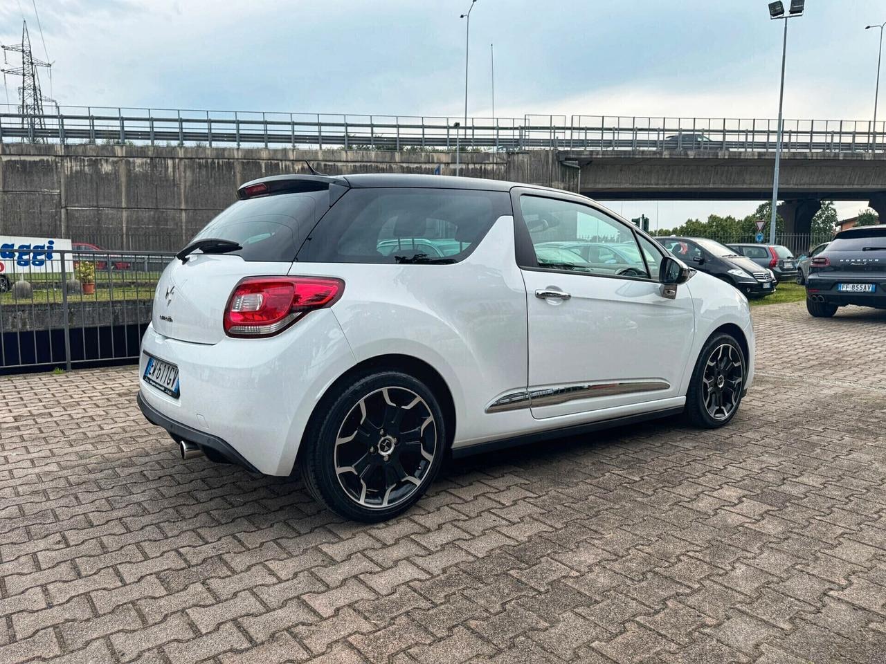 DS 3 1.4 HDi 70 Chic OK NEOPATENTATI