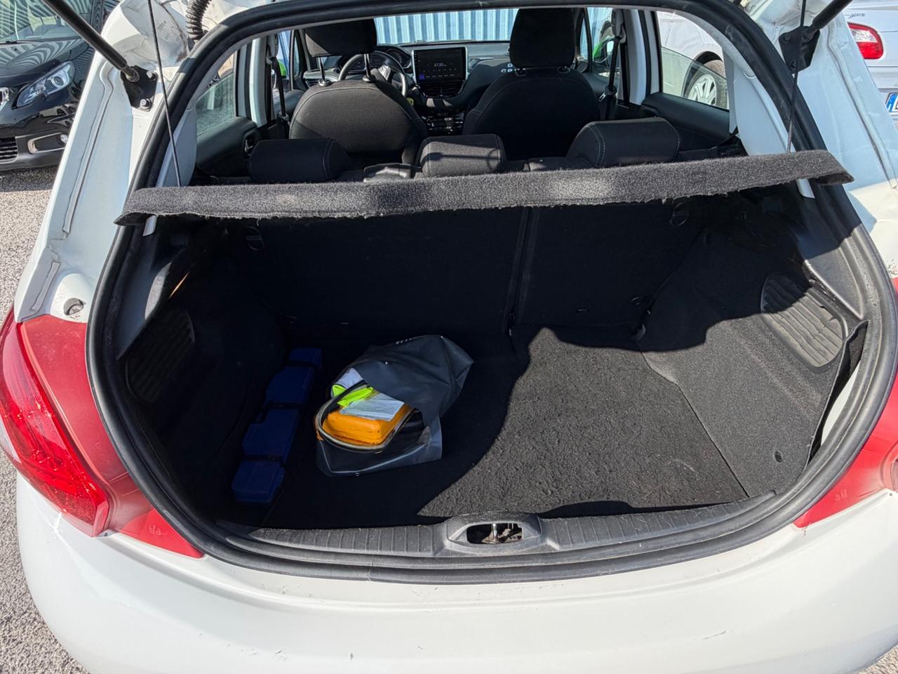 Peugeot 208 1.2 VTi 82 CV 5 porte GPL