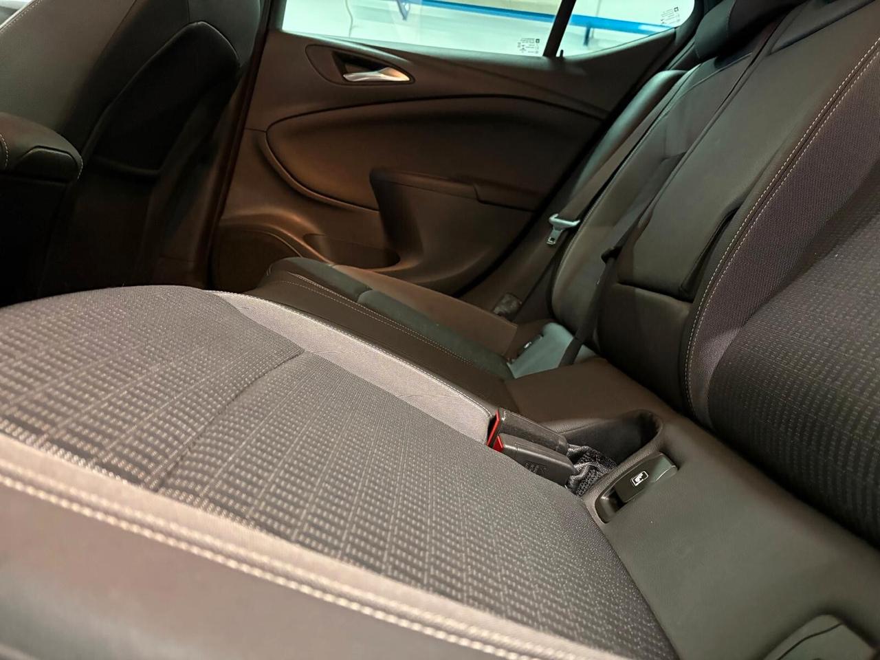 Opel Astra BUSINESS ELEGANCE 1.2 Turbo 130 CV 5 p. SPOTICAR