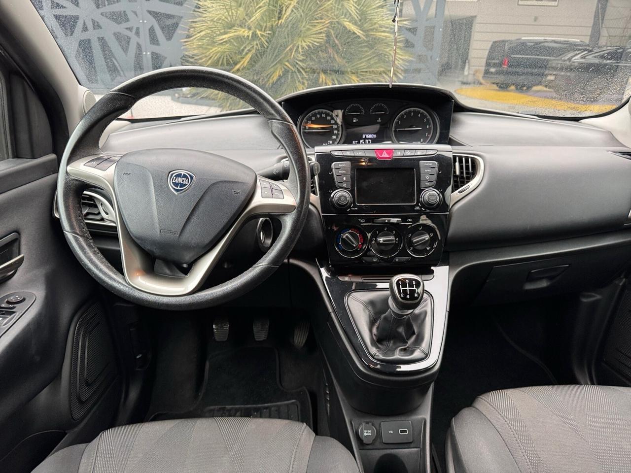 Lancia Ypsilon 1.2 69 CV 5 porte S&S Gold