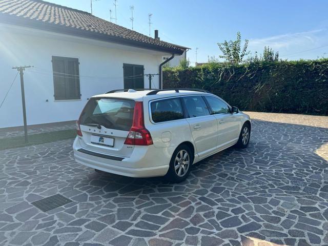 VOLVO V70 2.5 FT MOMENTUM AFV BI-FUEL