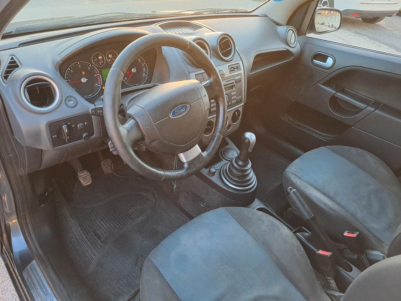 Ford Fiesta 1.4 TDCi 5p. Ghia