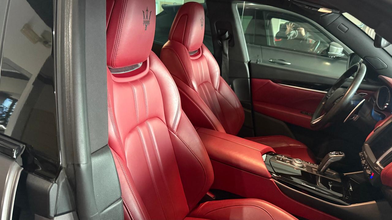 Maserati Levante V6 Diesel AWD Gransport tetto