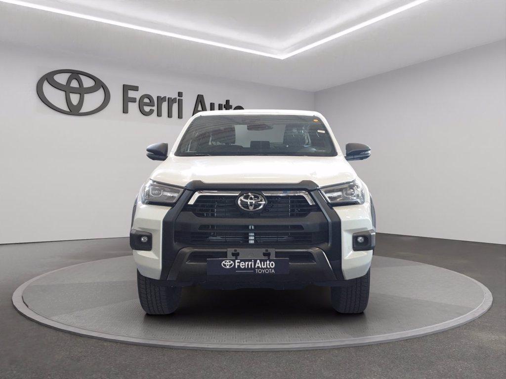 TOYOTA Hilux 2.8 d-4d 48v double cab invincible auto del 2026