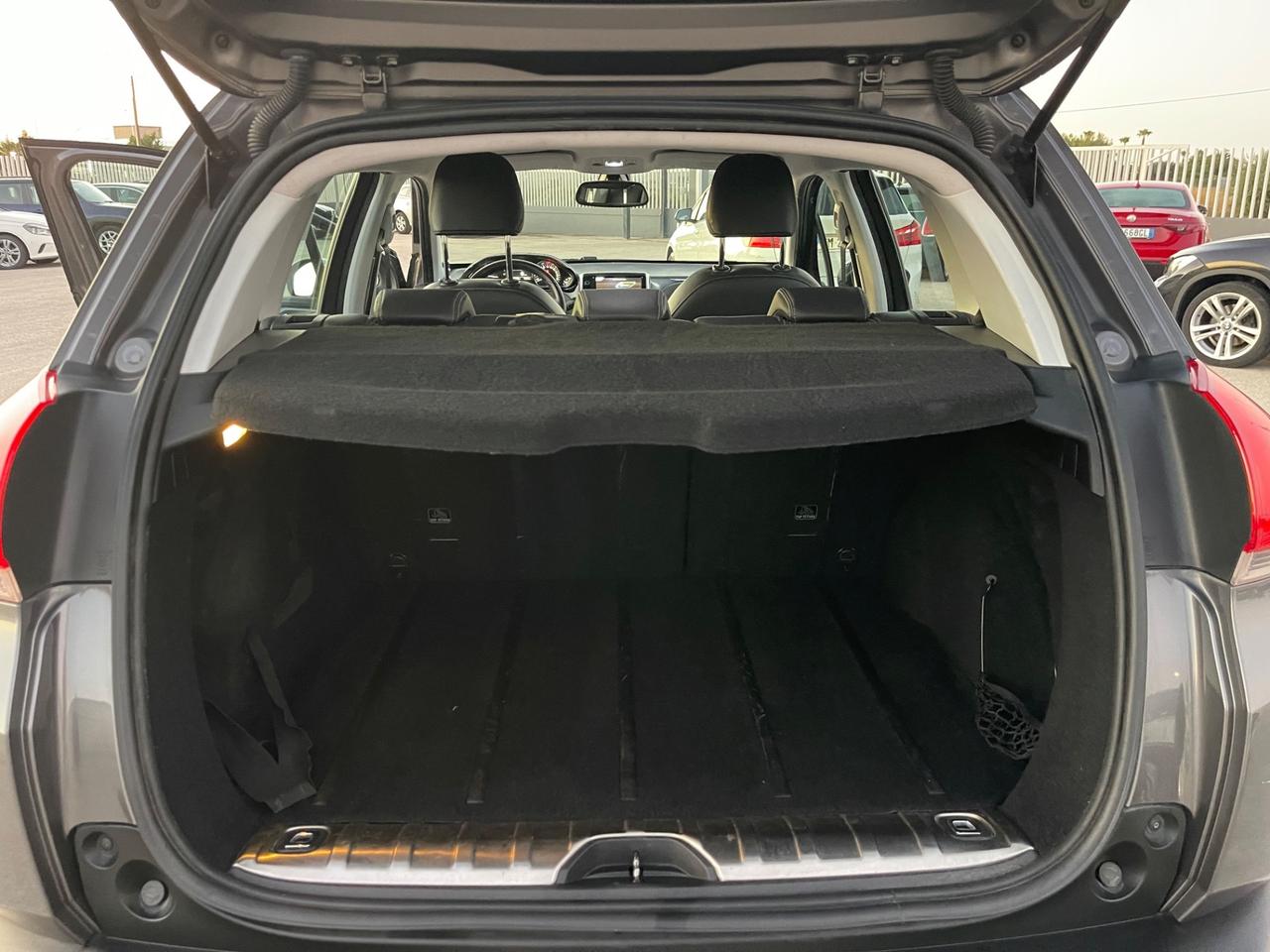 PEUGEOT 2008 1.6 HDI FULL LED ALLURE PARI AL NUOVO