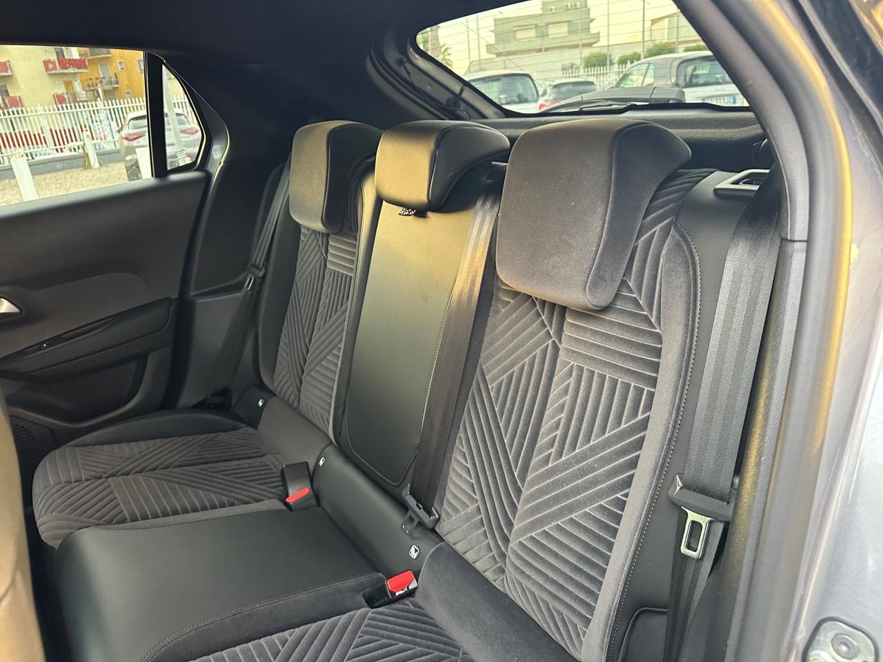 Lancia Ypsilon Hybrid e-DCT LX