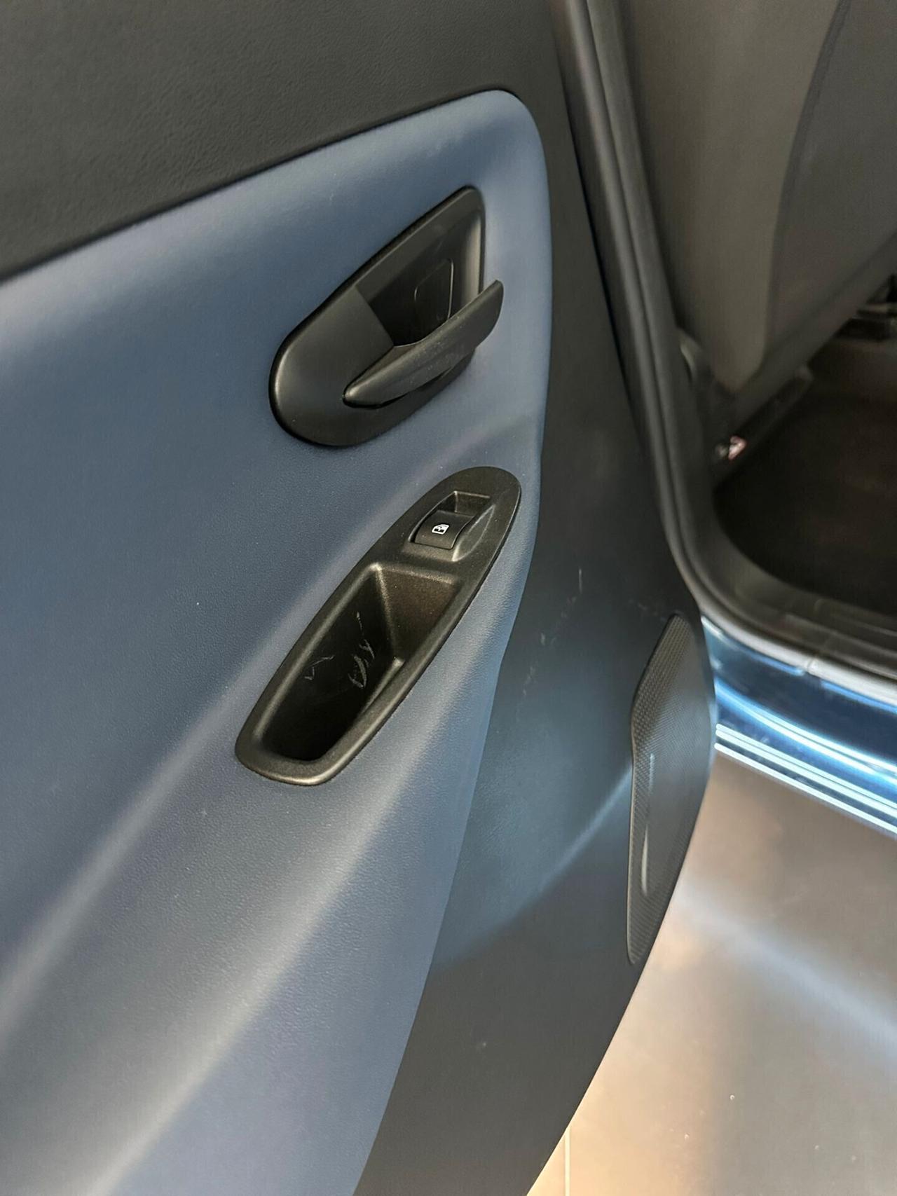 Lancia Ypsilon 1.0 Hybrid Platino 2024 FULL OPTIONAL