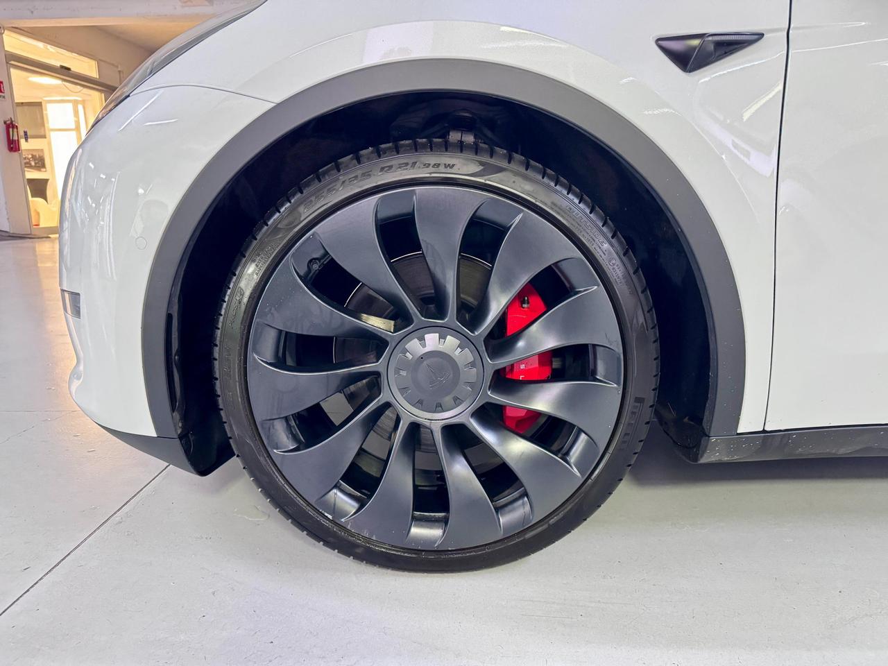 Tesla Model Y Long Range Dual Motor awd