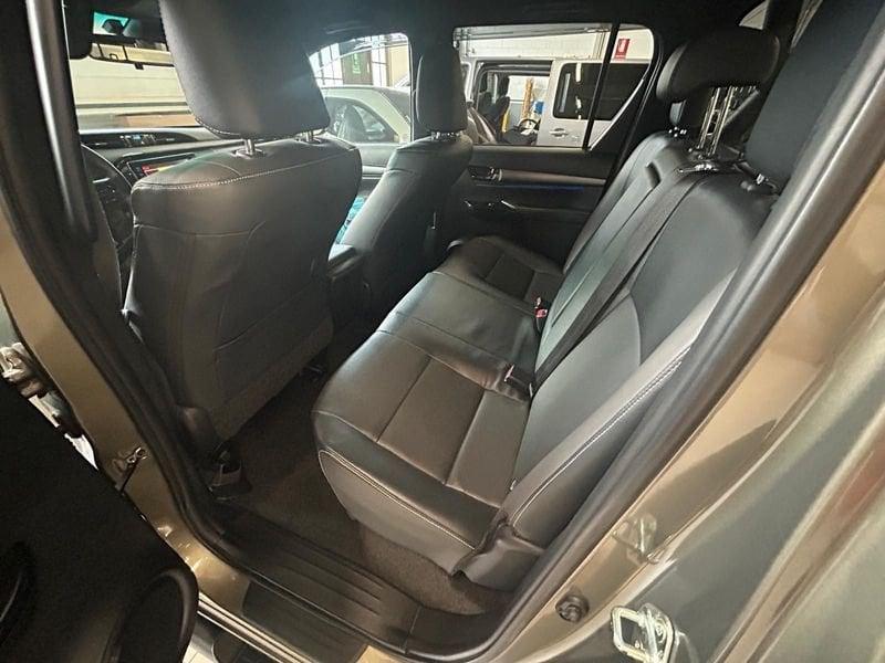 Toyota Hilux Hilux 2.8 D A/T 4WD 4 porte Double Cab Invincible