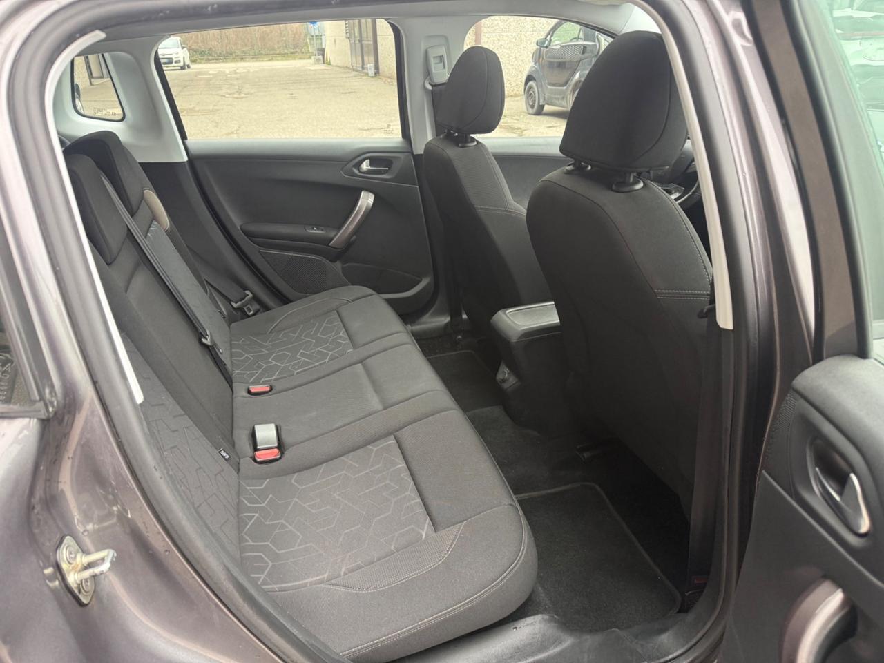 Peugeot 2008 1.6 e-HDi 92 CV Stop&Start Allure