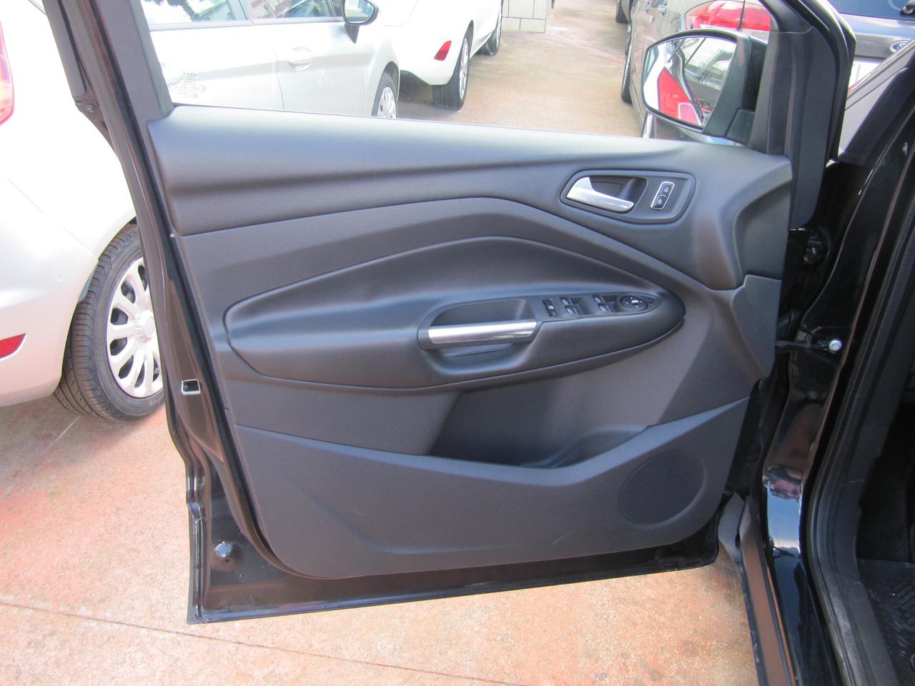 Ford Kuga 2.0 TDCI 115 CV 2WD Titanium