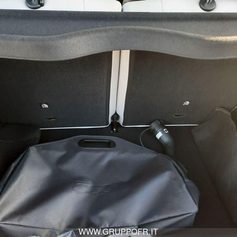 FIAT 500 La Prima Berlina 320 42 kWh