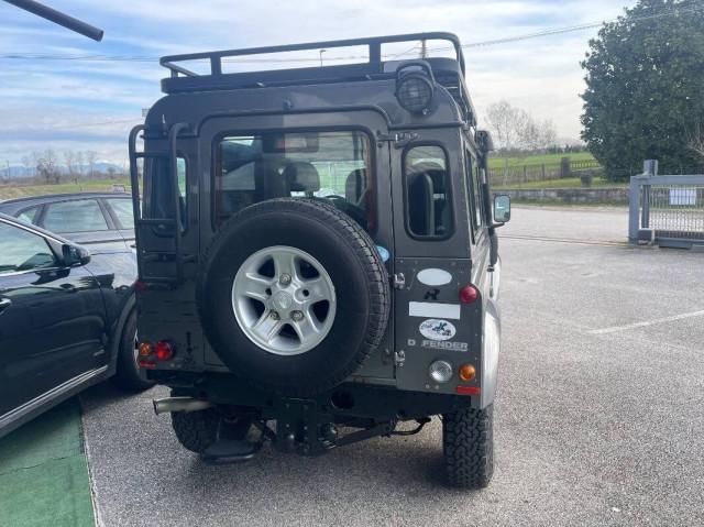 Land Rover Defender Defender 90 2.4 td 6 posti