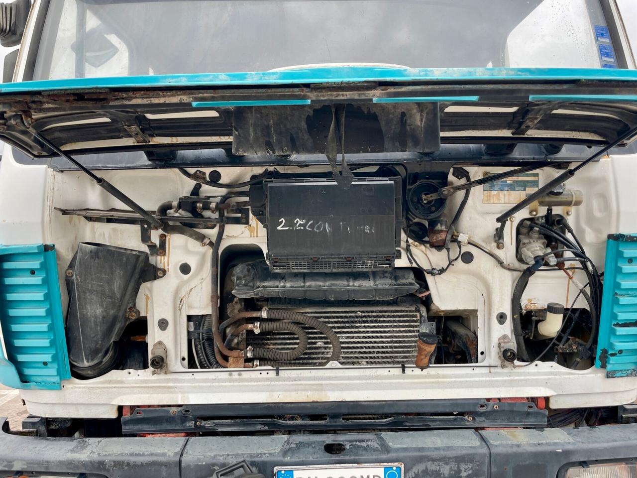 MERCEDES-BENZ 25-34 SK 6X2 LAVASTRADE CON CISTERNA IN ACCIAIO