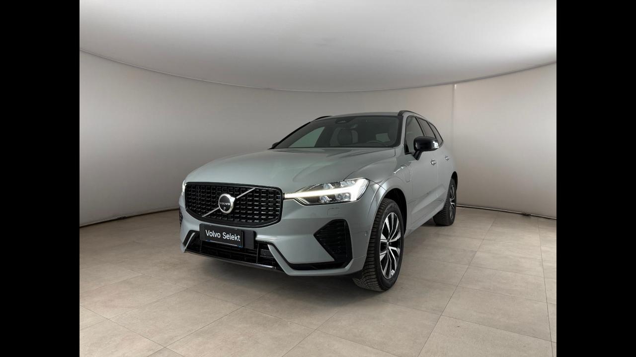 VOLVO XC60 II 2022 - XC60 2.0 t6 phev Plus Dark awd auto