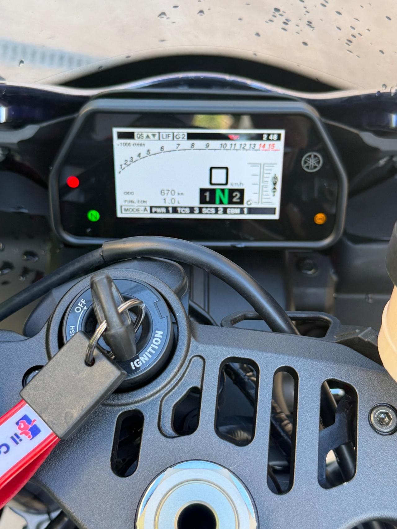 Yamaha YZF R1 Full
