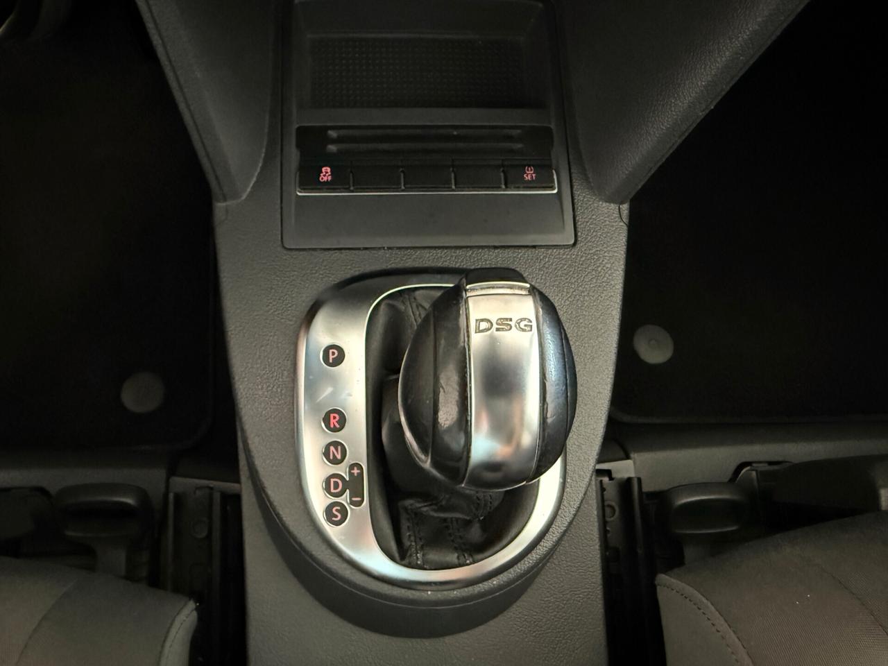 Volkswagen Touran 2.0 TDI 170 CV DSG - CINGHIA OK