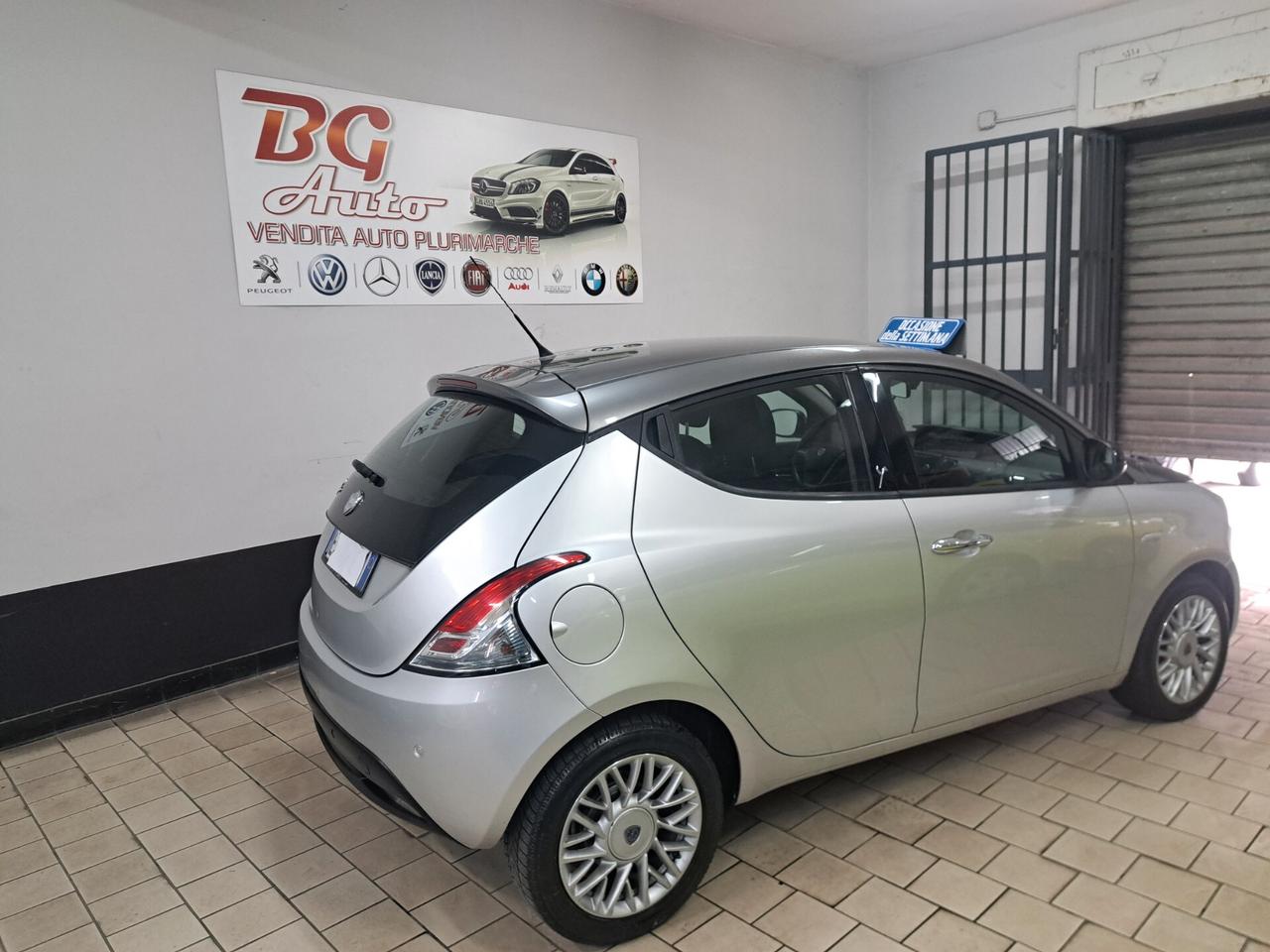 Lancia Ypsilon 0.9 TwinAir 85 CV 5 porte S&S Plati