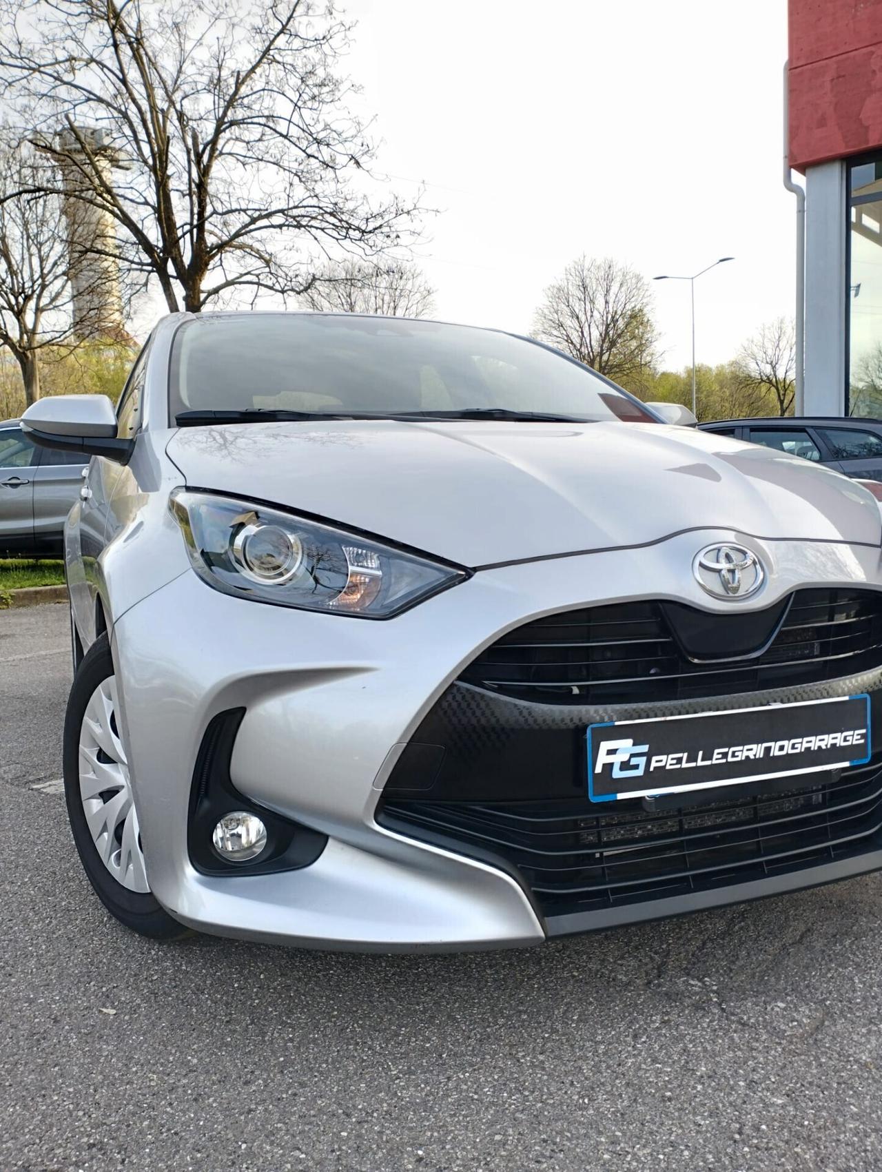 Toyota Yaris 1.0 Business vettura ideale per neopatentati