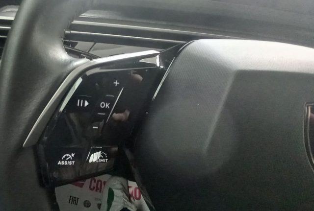 PEUGEOT 5008 Hybrid 136 e-DCS6 Allure
