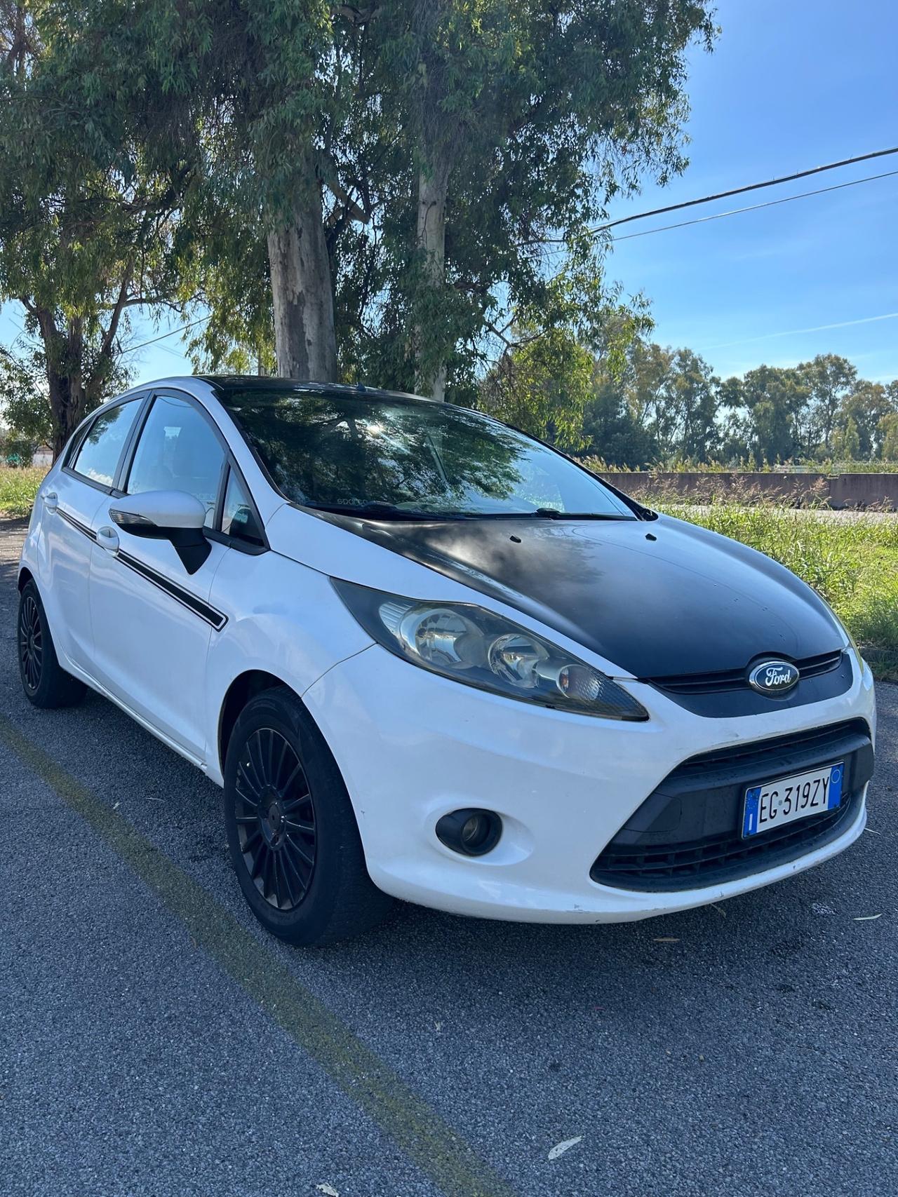 Ford Fiesta 1.4 16V 3p. Bz.- GPL Titanium Bs.