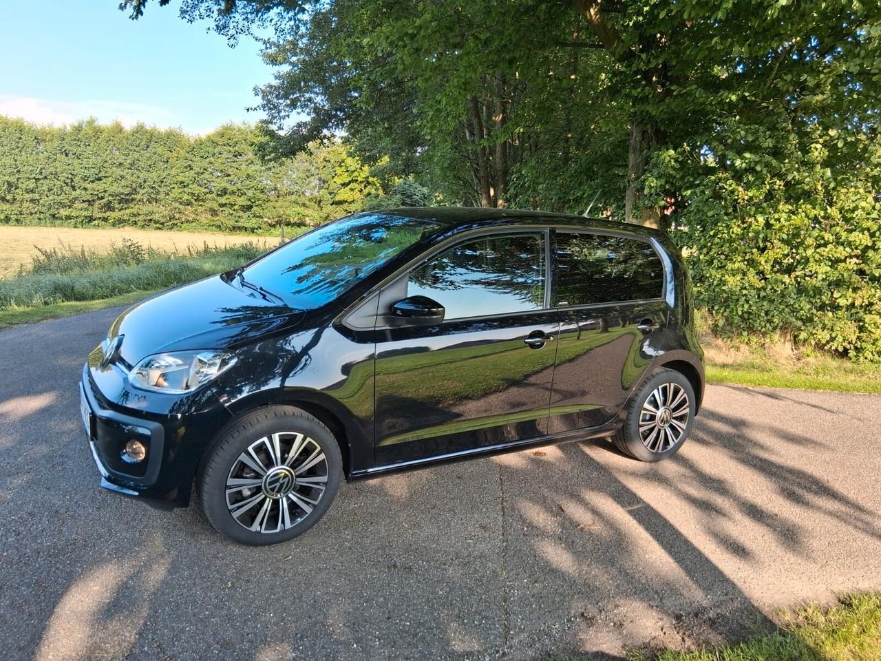 Volkswagen up! 1.0 5p. modello active