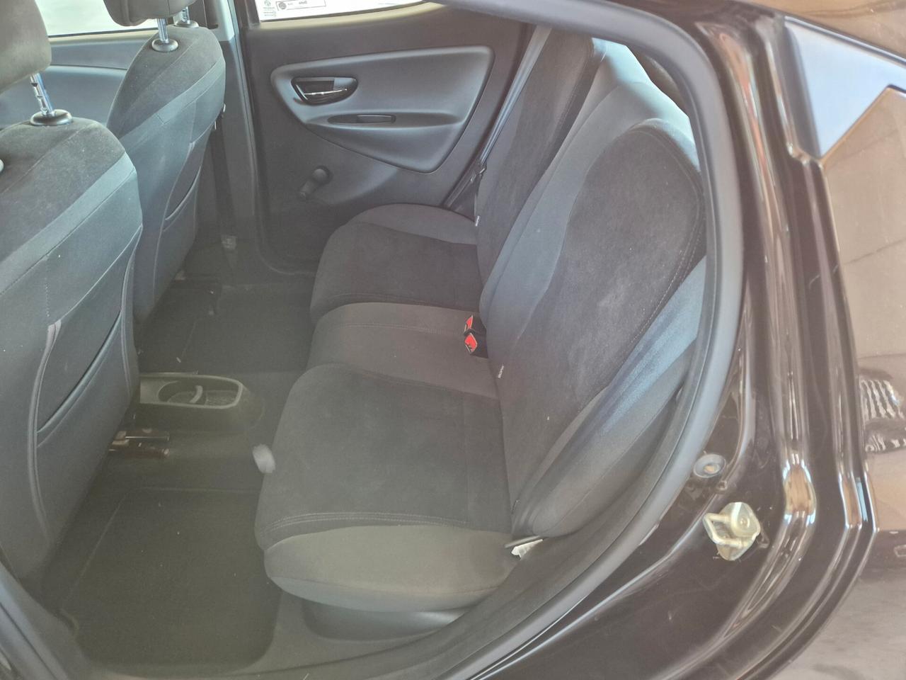 Lancia Ypsilon 1.2 69 CV 5 porte S&S Gold