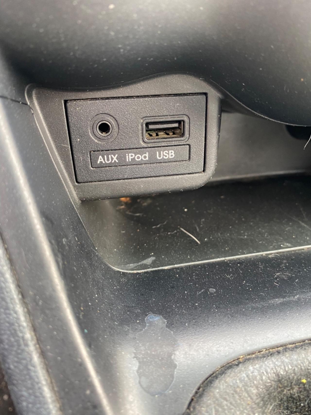 Hyundai i10 1.1 2011 Limited Edition TAGLIANDATA