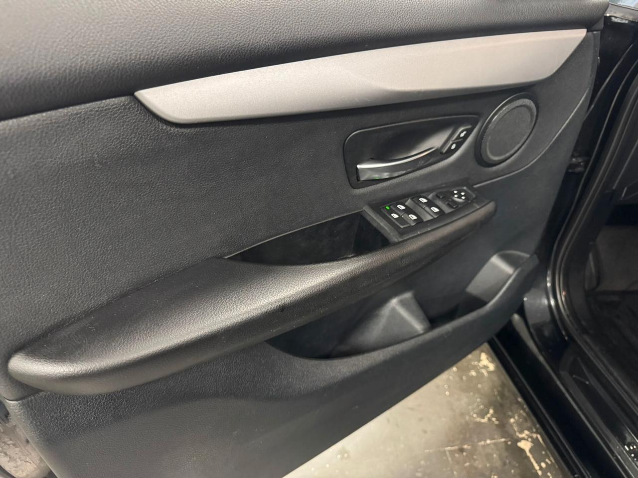 Bmw 2er Active Tourer 218d Luxury