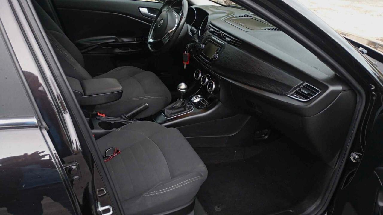 Alfa Romeo Giulietta 1.6 JTDm-2 120 CV Distinctive