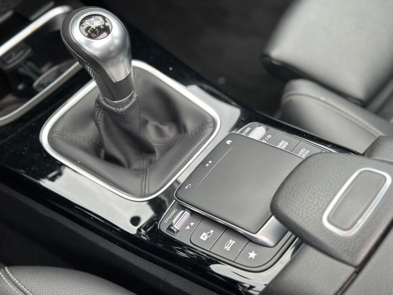 Mercedes-benz CLA 180 Panorama LED MBUX