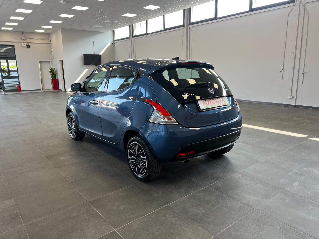 Lancia Ypsilon 1.0 FireFly 5 porte S&S Hybrid Ecochic Gold