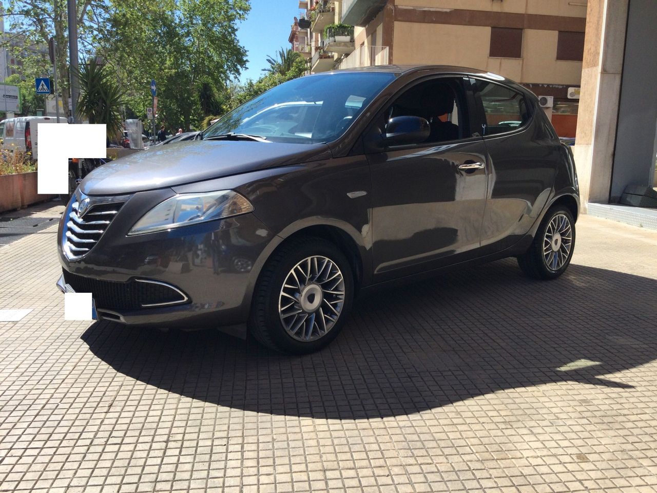 Lancia Ypsilon 1.2 69 CV 5 porte Silver