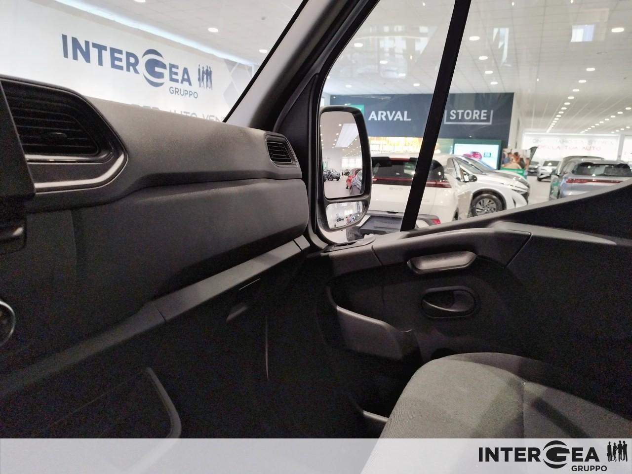 RENAULT Master T35 2.3 dci 135cv L2H2 Ice