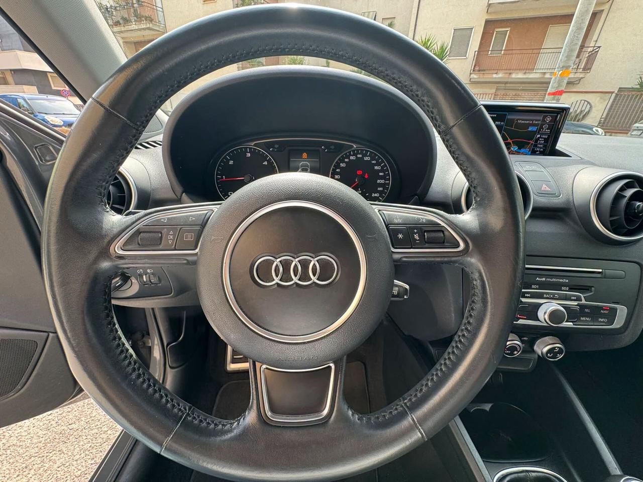 AUDI A1 SPB BI-COLORE 1.4 TDI 90 CV. METAL PLUS PERFETTA