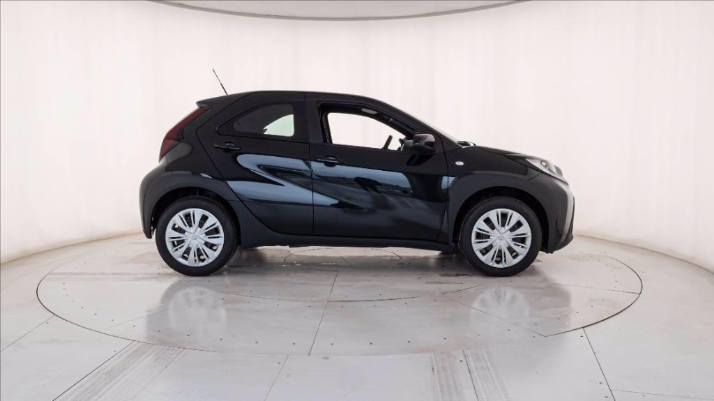 TOYOTA Aygo x 1.0 active 72cv del 2022